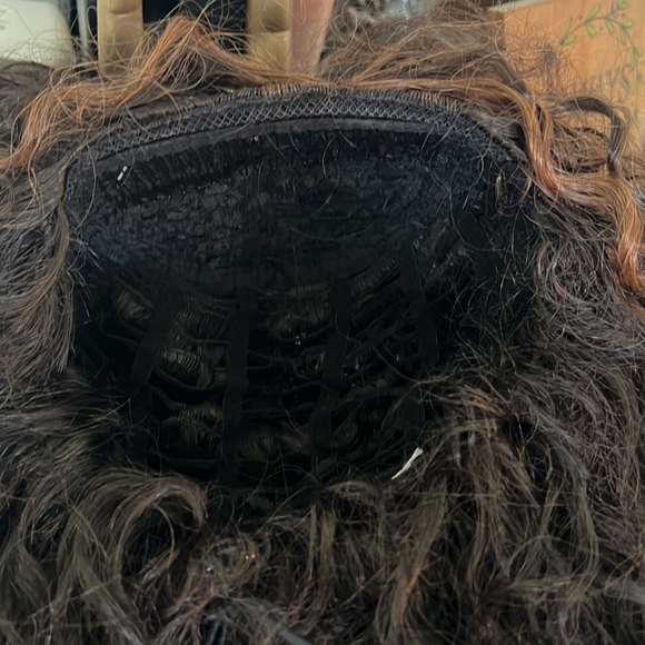 Dark curly wig - Picture 4 of 4